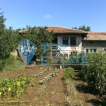 Стара тухлена къща в близост до центъра на село Стефан Стамболово, област Велико Търново - 0