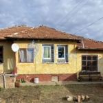Едноетажна тухлена къща в с. Сушица, област Велико Търново - 0