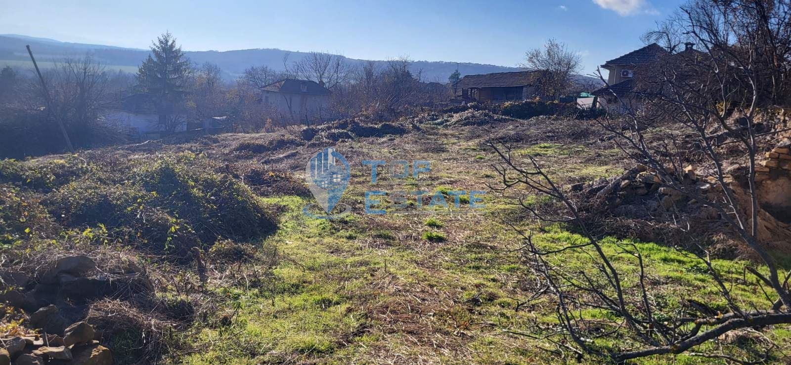 Голям парцел с панорамна гледка в с. Вишовград, област Велико Търново - 0