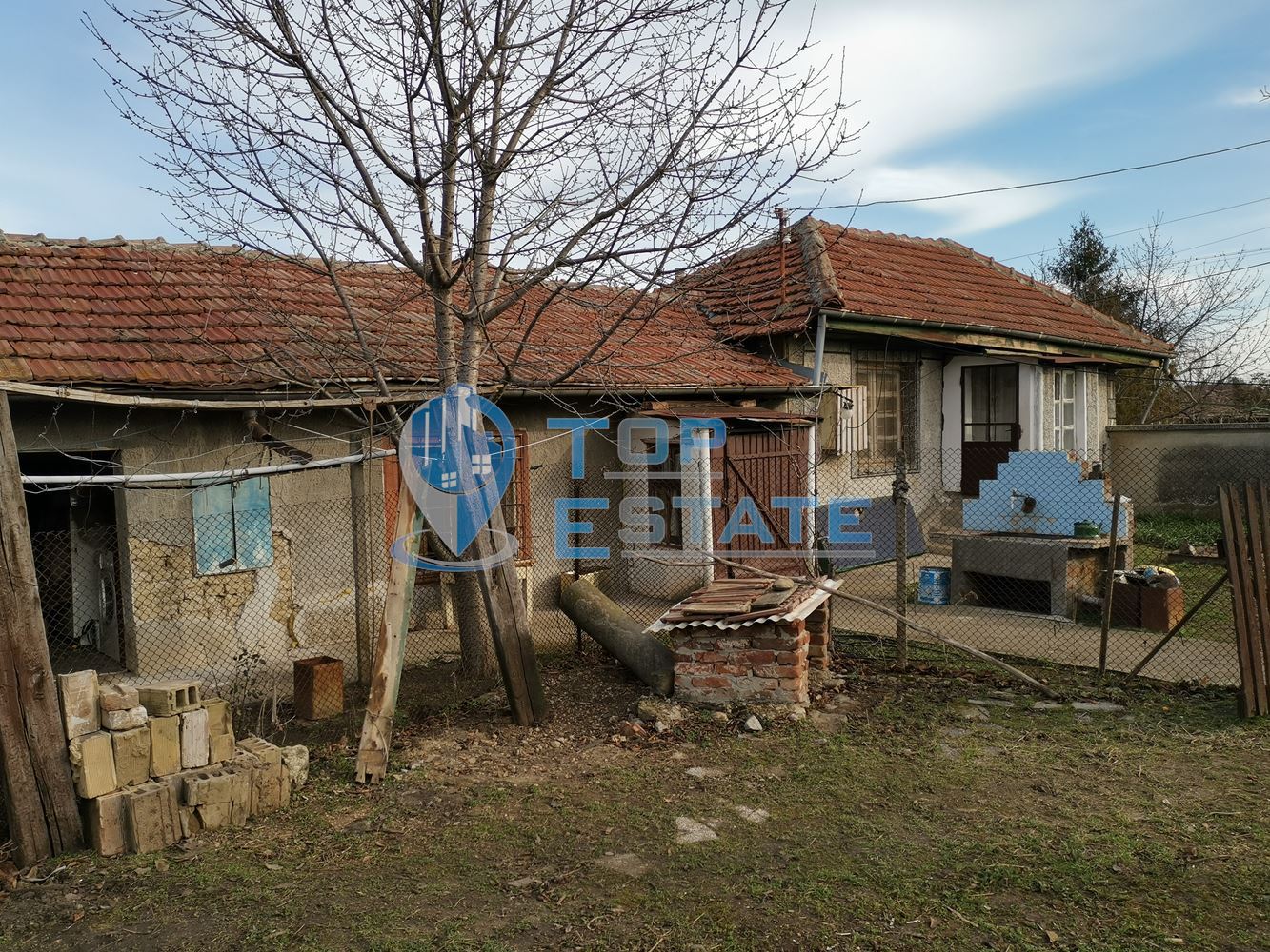 Къща с голям двор и кладенец в село Правда, област Велико Търново - 0