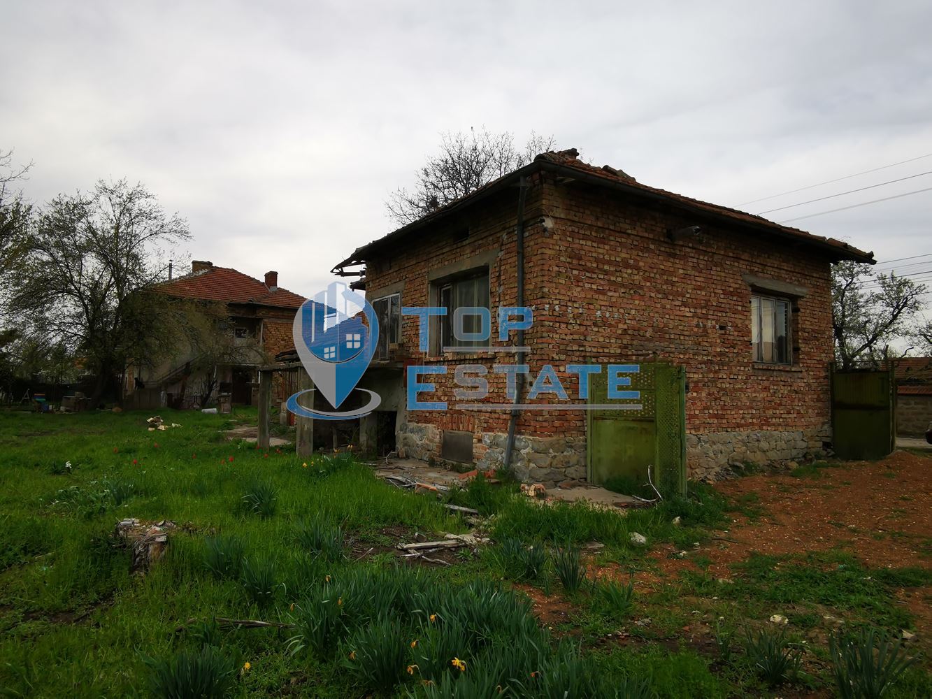 Тухлена къща в село Първомайци, област Велико Търново - 0