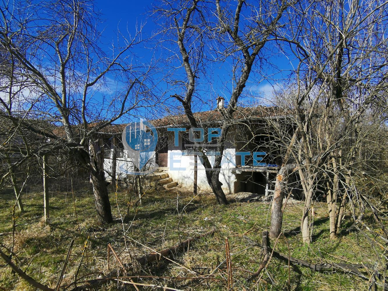 Стара къща на главната улица в село Къпиново, област Велико Търново - 0