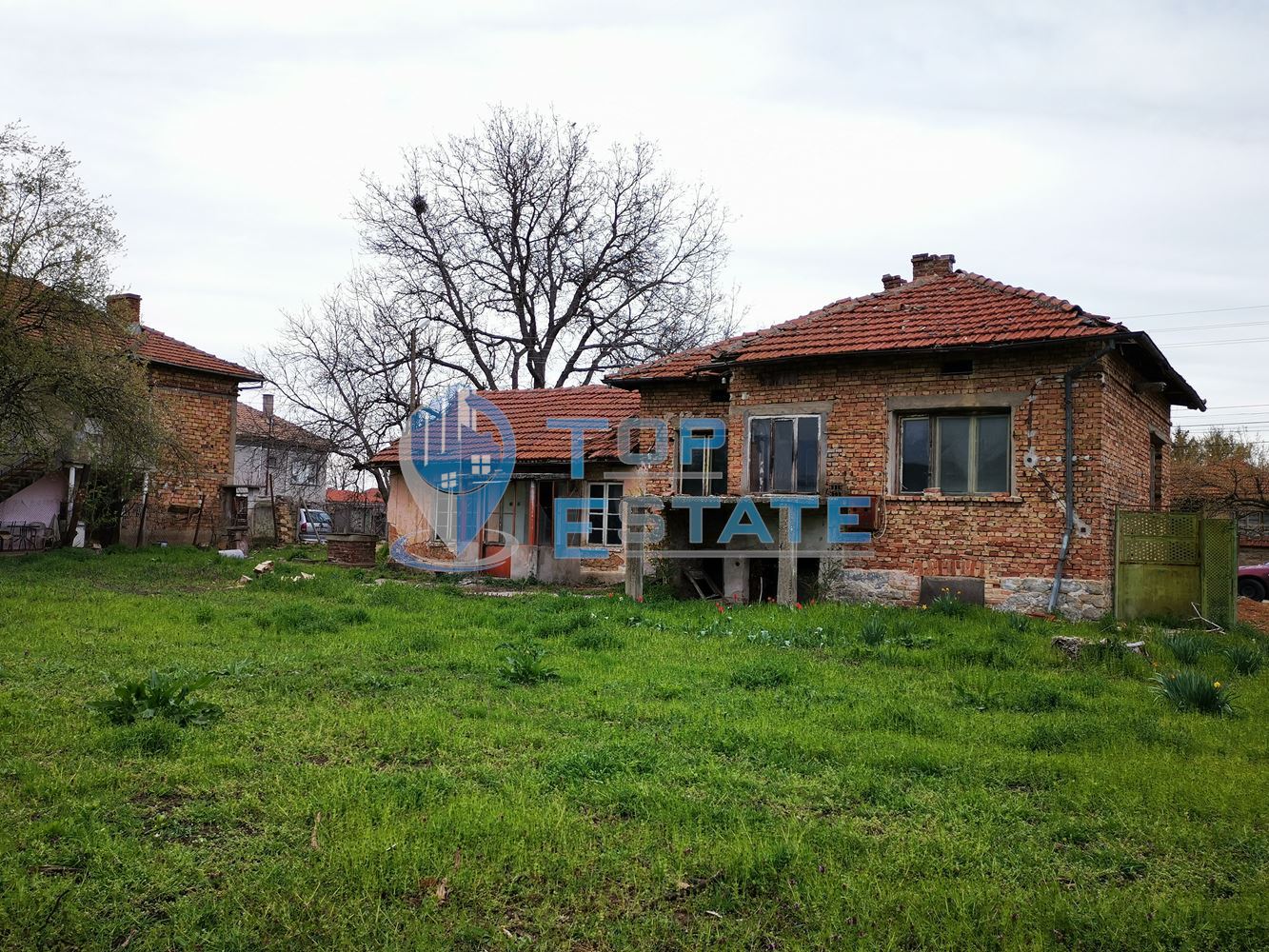 Тухлена къща в село Първомайци, област Велико Търново - 0