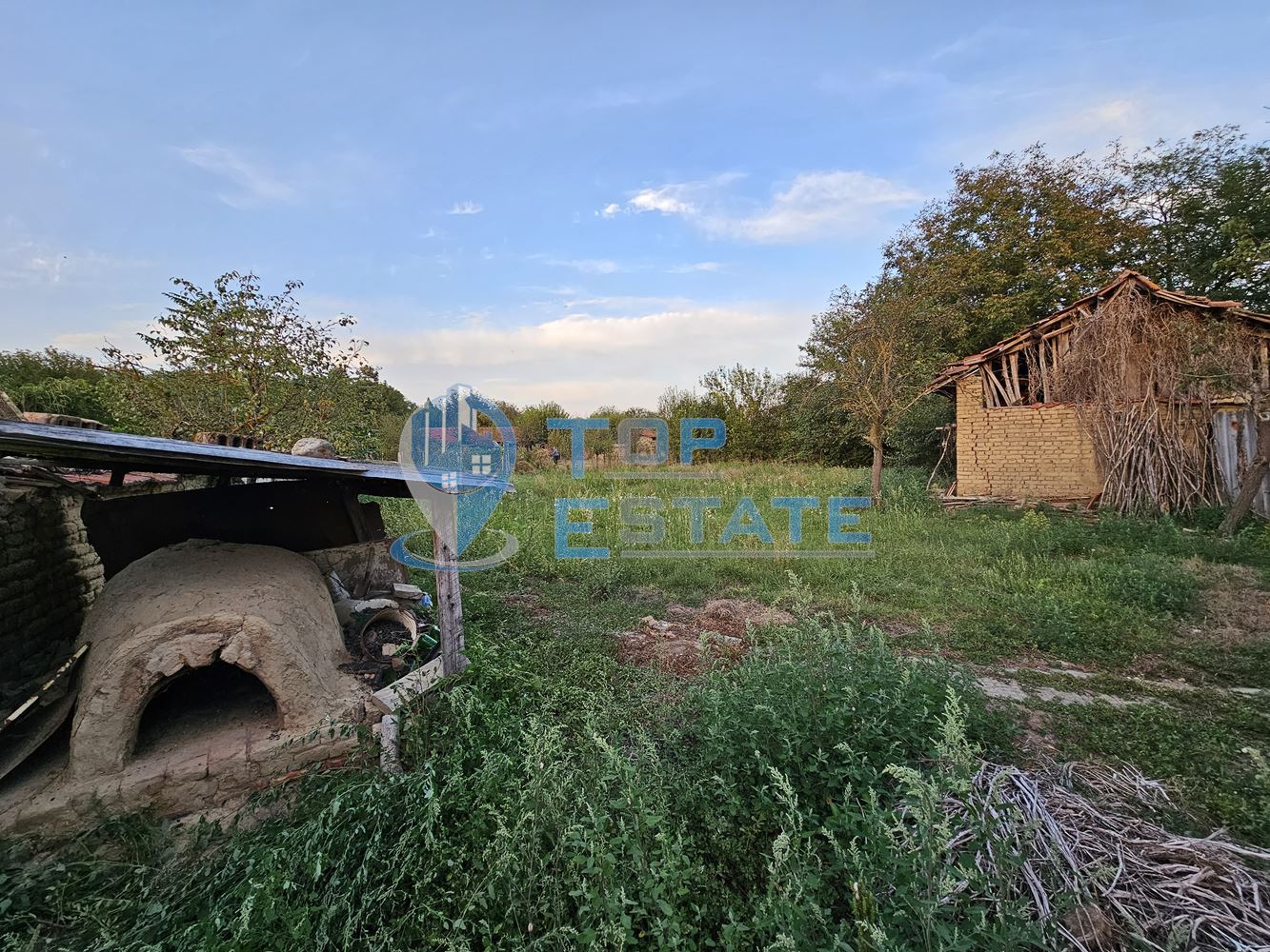 Тухлена къща с голям двор и кладенец в село Писарево - 0