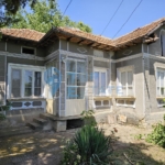 Къща с голям двор и два гаража в село Горна Липница - 0