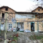 Двуетажна тухлена къща в близост до парк ''Градска градина'', гр. Горна Оряховица, област Велико Търново - 0
