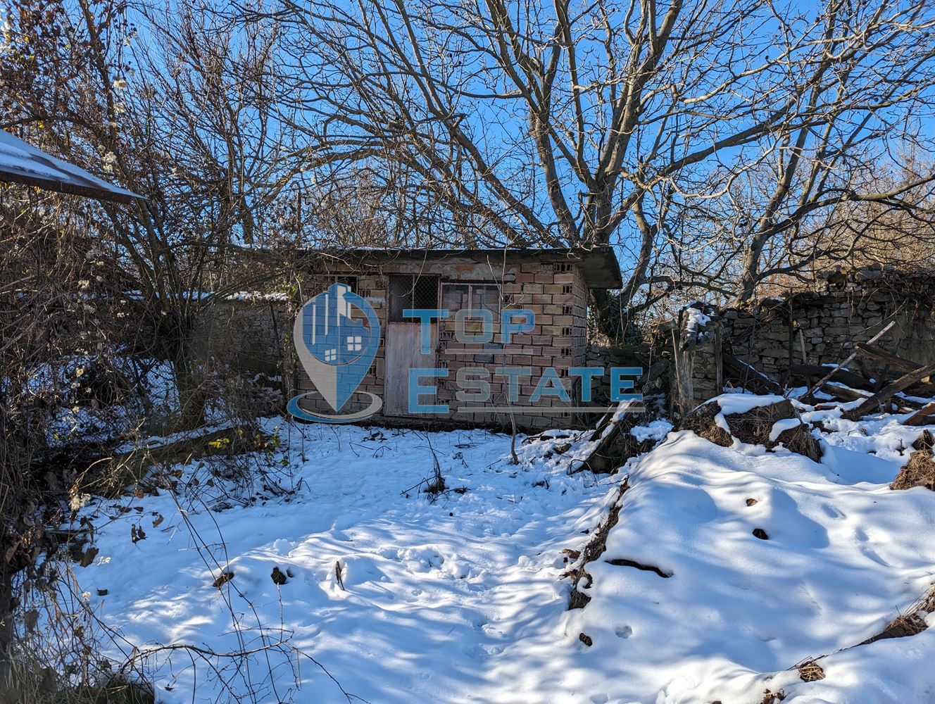 Едноетажна тухлена къща с кладенец в село Ново село - 0