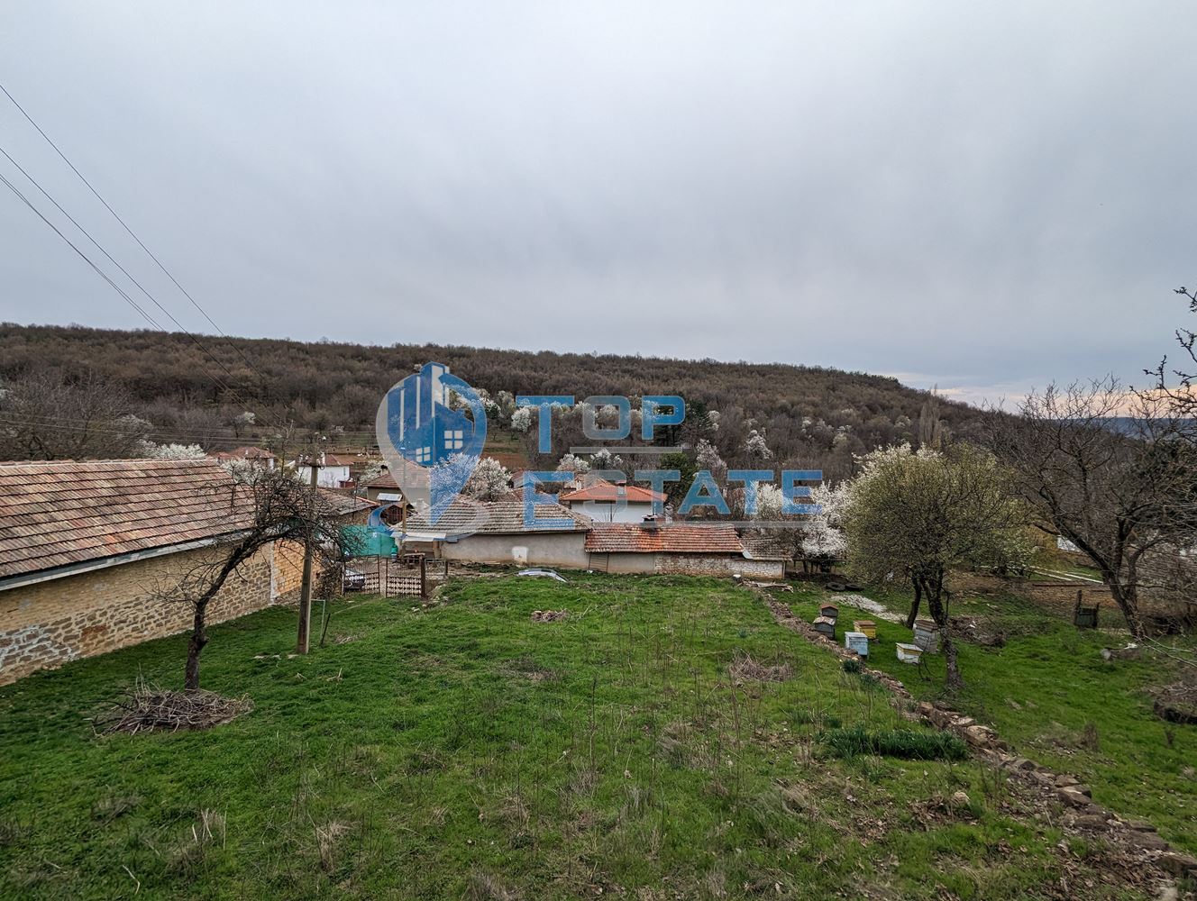 Двуетажна тухлена къща в село Вишовград - 0