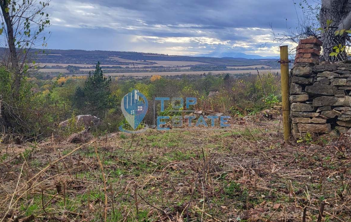 Голям парцел с панорамна гледка в с. Вишовград, област Велико Търново - 0