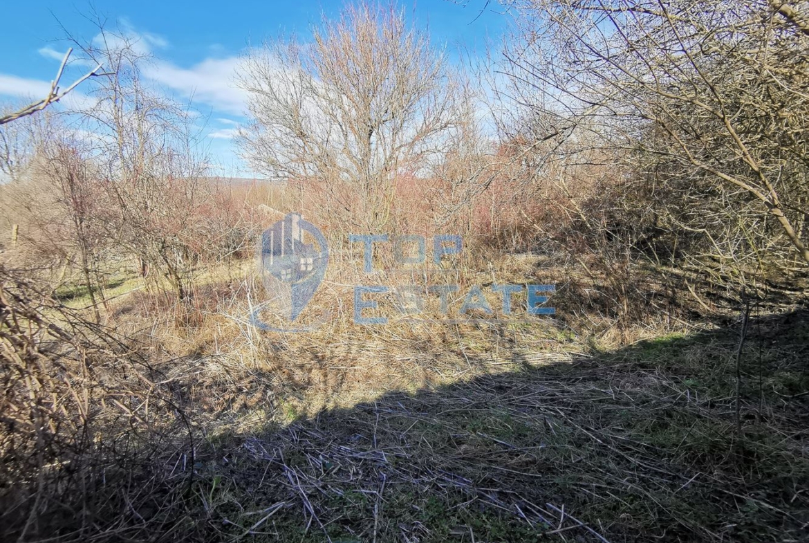 Стара къща на главната улица в село Къпиново, област Велико Търново - 0