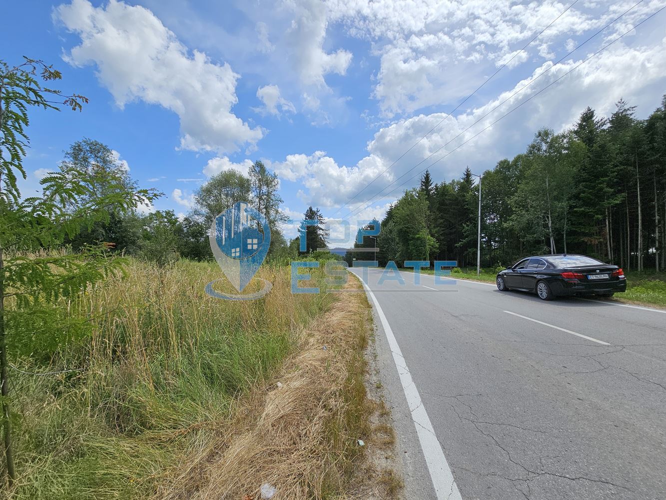 Голям парцел в гр. Елена на главен път и комплекс Тихия кът - 0