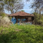 Парцел в регулация със стопанска постройка в Еленския балкан - 0