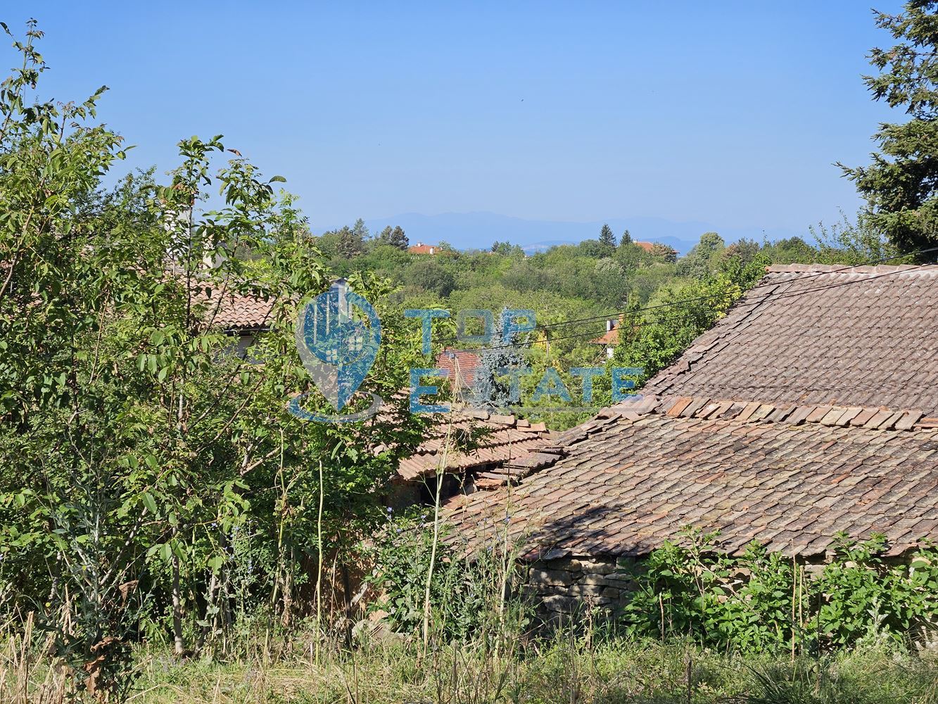 Парцел в регулация с проект за къща за гости в село Арбанаси - 0