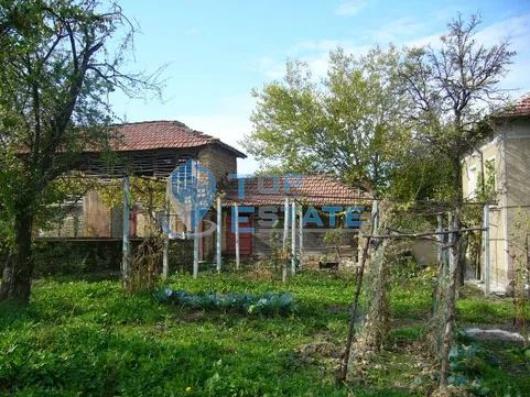 Двуетажна тухлена къща в село Буря, област Габрово - 0