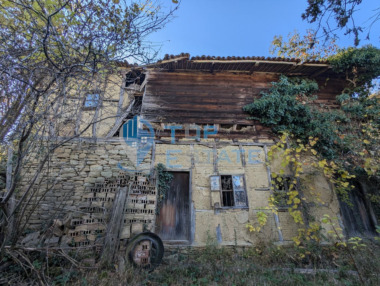 Стара възрожденска къща в село Плаково, област Велико Търново - 0