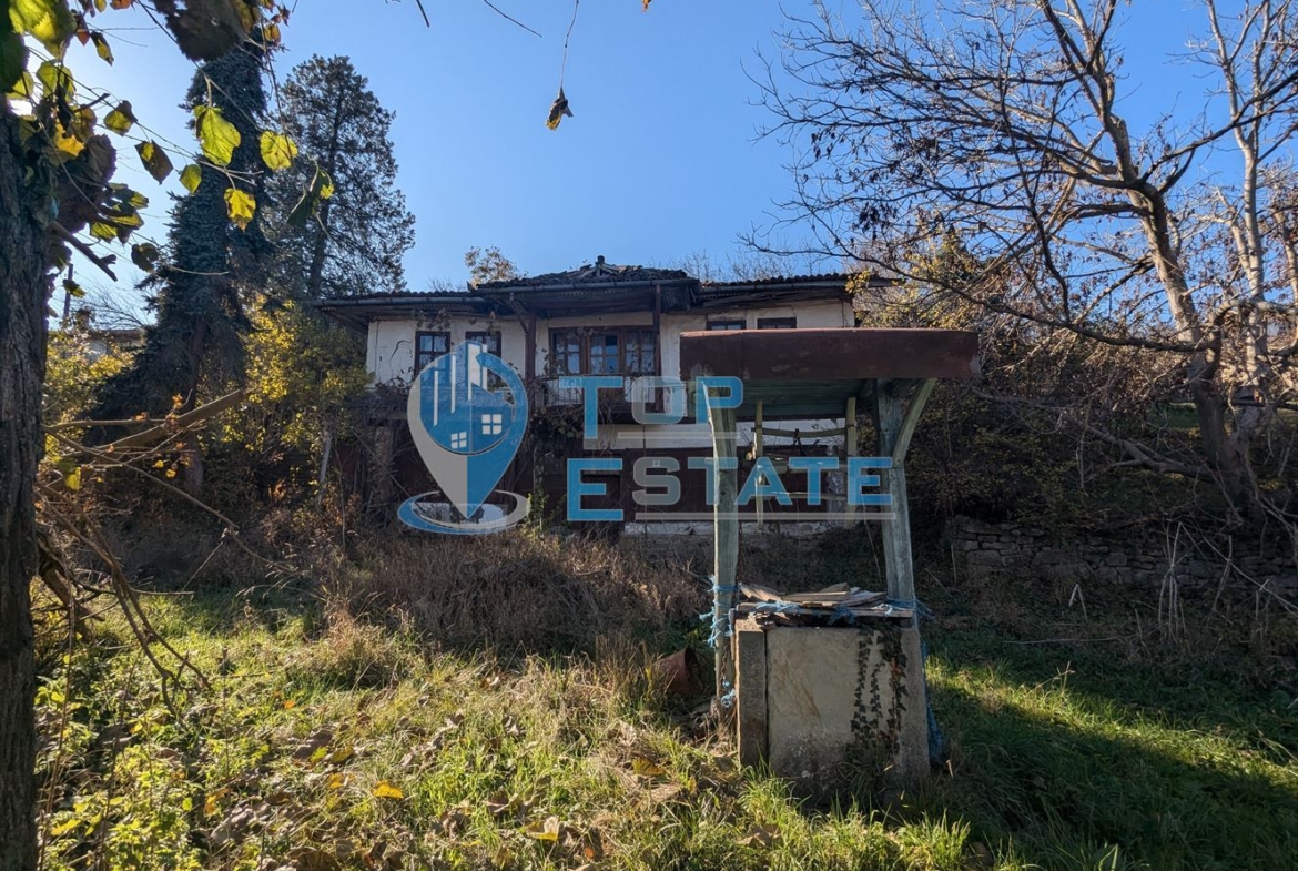 Стара възрожденска къща в село Плаково, област Велико Търново - 0