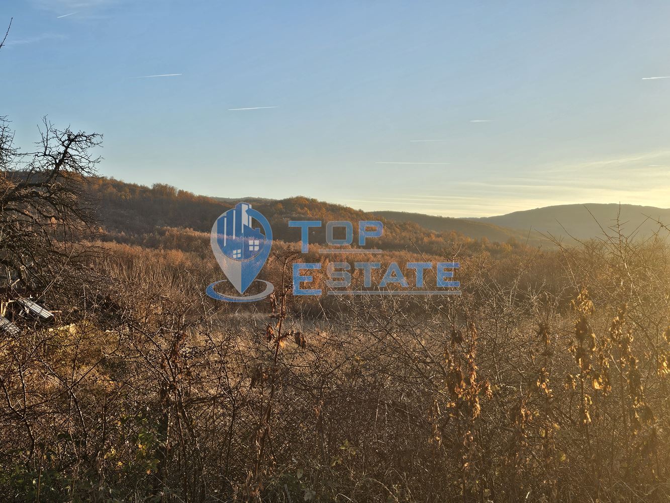 Панорамен парцел в регулация в село Равново, община Златарица - 0