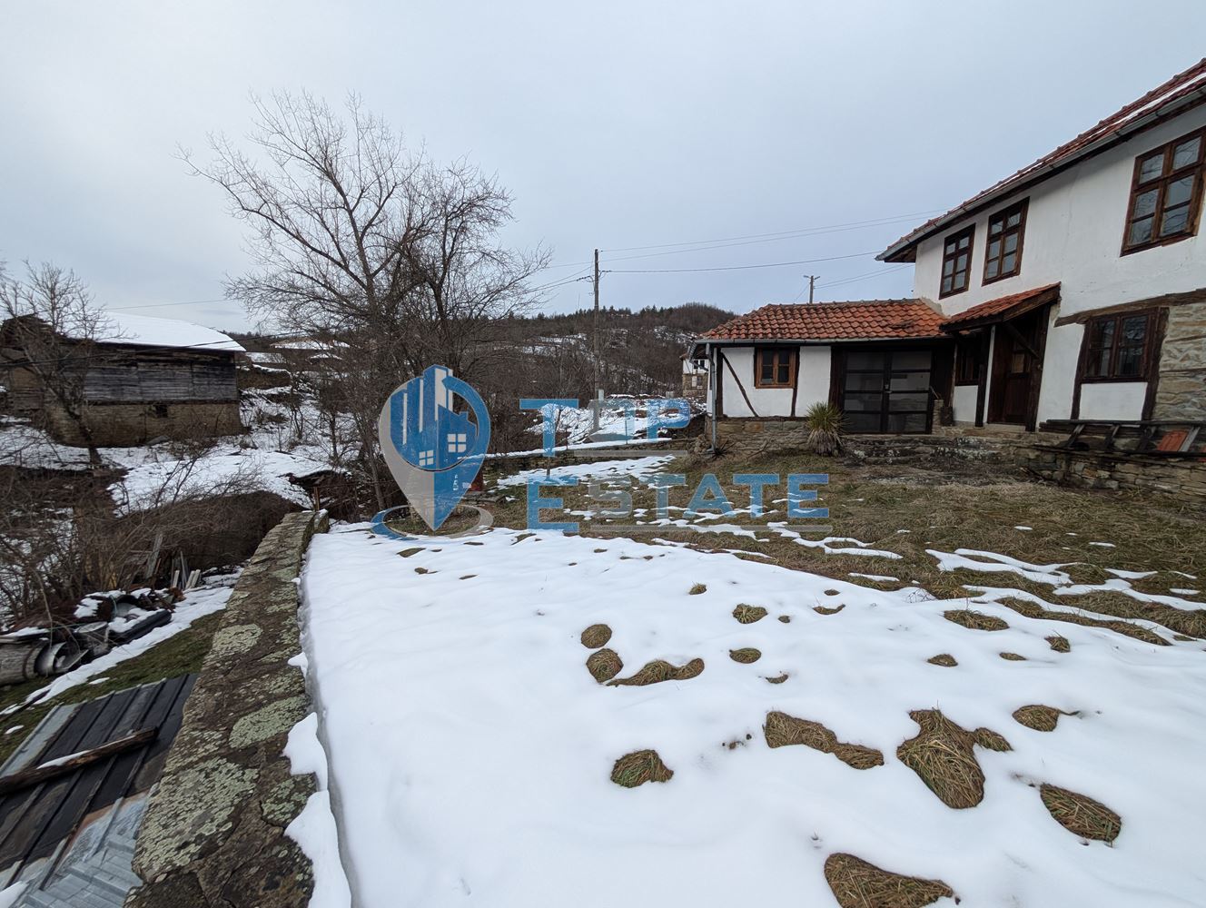 Двуетажна автентична къща в село Кисьовци, област Велико Търново - 0