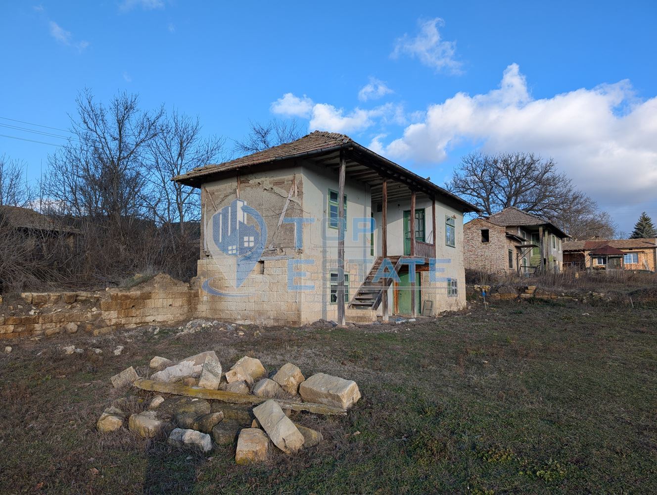 Двуетажна къща в село Садина - 0