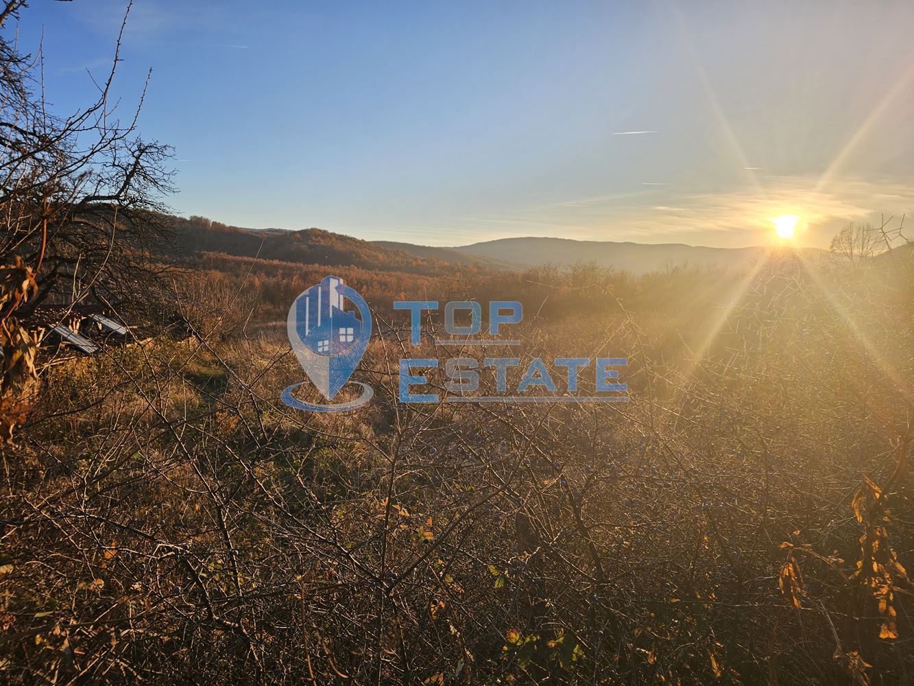 Панорамен парцел в регулация в село Равново, община Златарица - 0