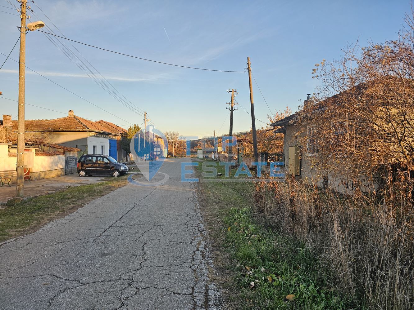 Панорамен парцел в регулация в село Равново, община Златарица - 0