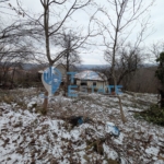 Парцел със стара къща в близост до град Трявна - 0