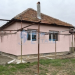Санирана тухлена къща в с. Джулюница, област Велико Търново - 0