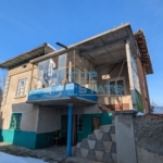 Двуетажна тухлена къща с голям двор в село Копривец, област Русе - 0