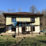 Реновирана къща в Еленския Балкан, област Велико Търново - 0