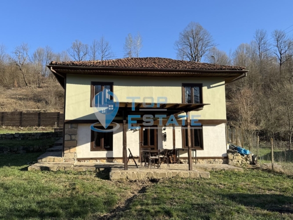 Реновирана къща в Еленския Балкан, област Велико Търново - 0