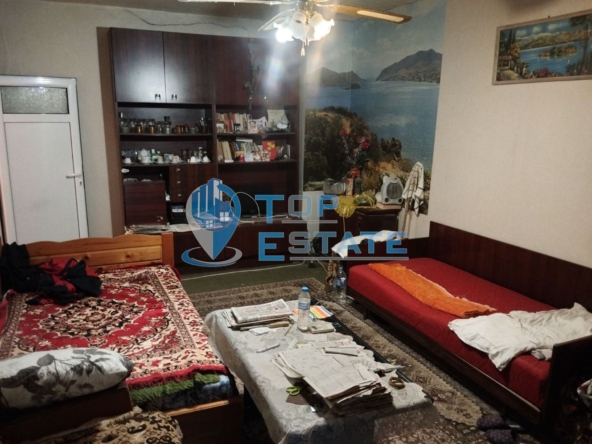Двустаен апартамент с гараж в кв. Пролет, гр. Горна Оряховица - 0