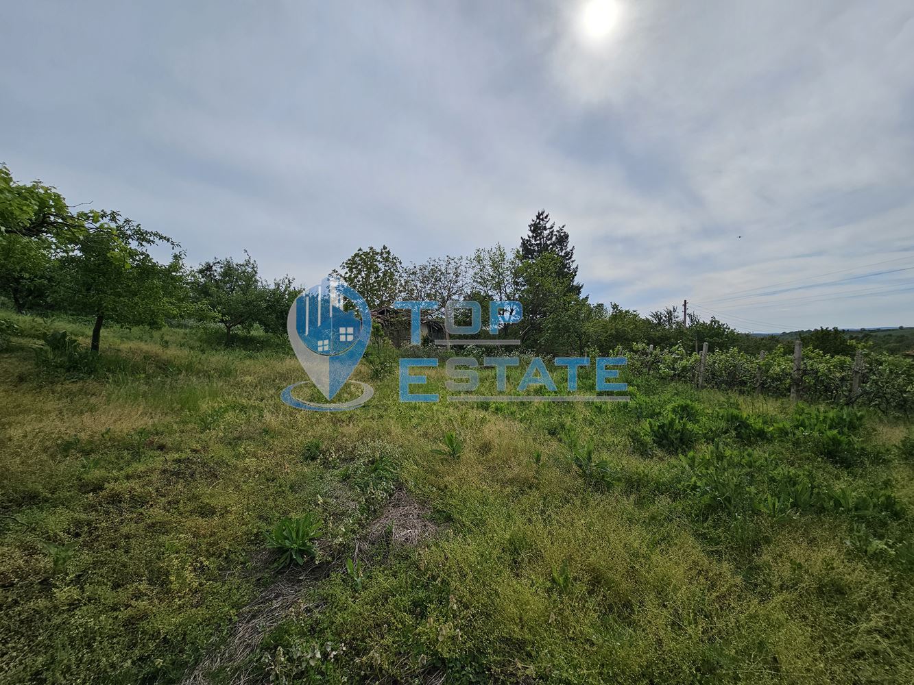 Поддържана къща с голям двор и гараж в село Ново Градище - 0