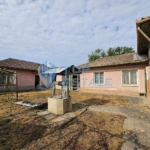 Просторна тухлена къща с голям двор в село Крушето, област Велико Търново - 0