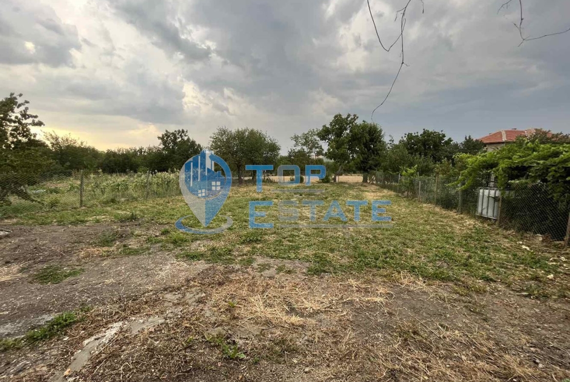 Ремонтирана тухлена къща с гараж и кладенец в с. Ново село, област Велико Търново - 0