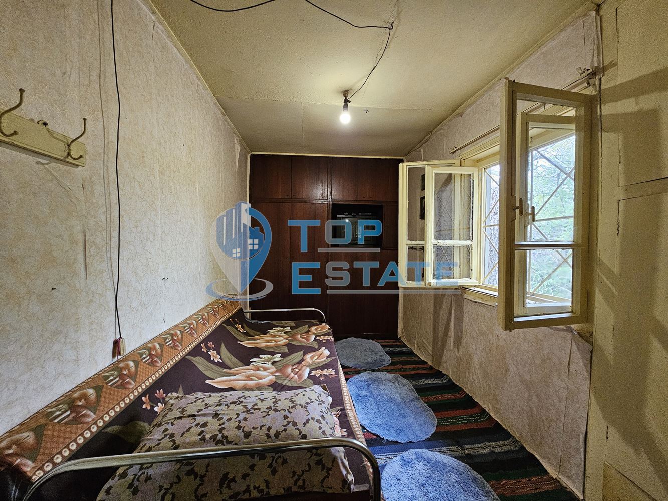 Поддържана къща с голям двор и гараж в село Ново Градище - 0