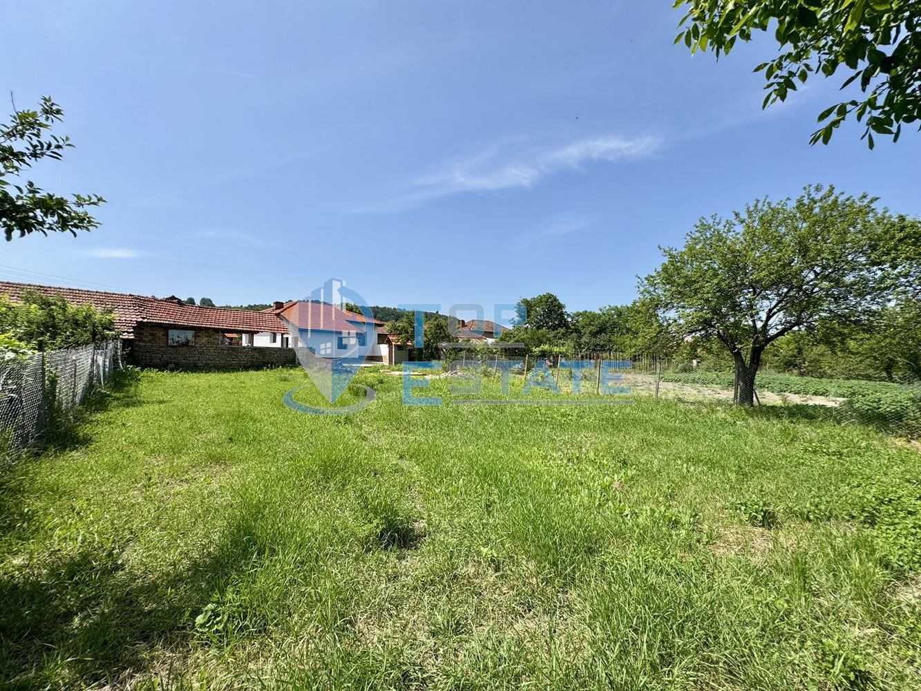Ремонтирана тухлена къща с кладенец в с. Ново село, област Велико Търново - 0