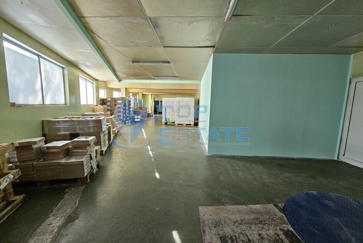 Промишлено помещение със собствен трафопост на главен път Русе - Свиленград в село Поликраище - 0