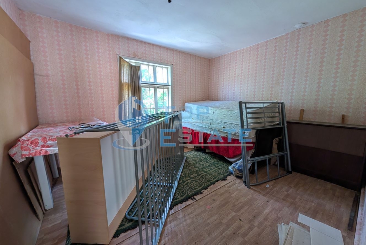 Стара автентична къща с голям двор в Тревненския балкан - 0