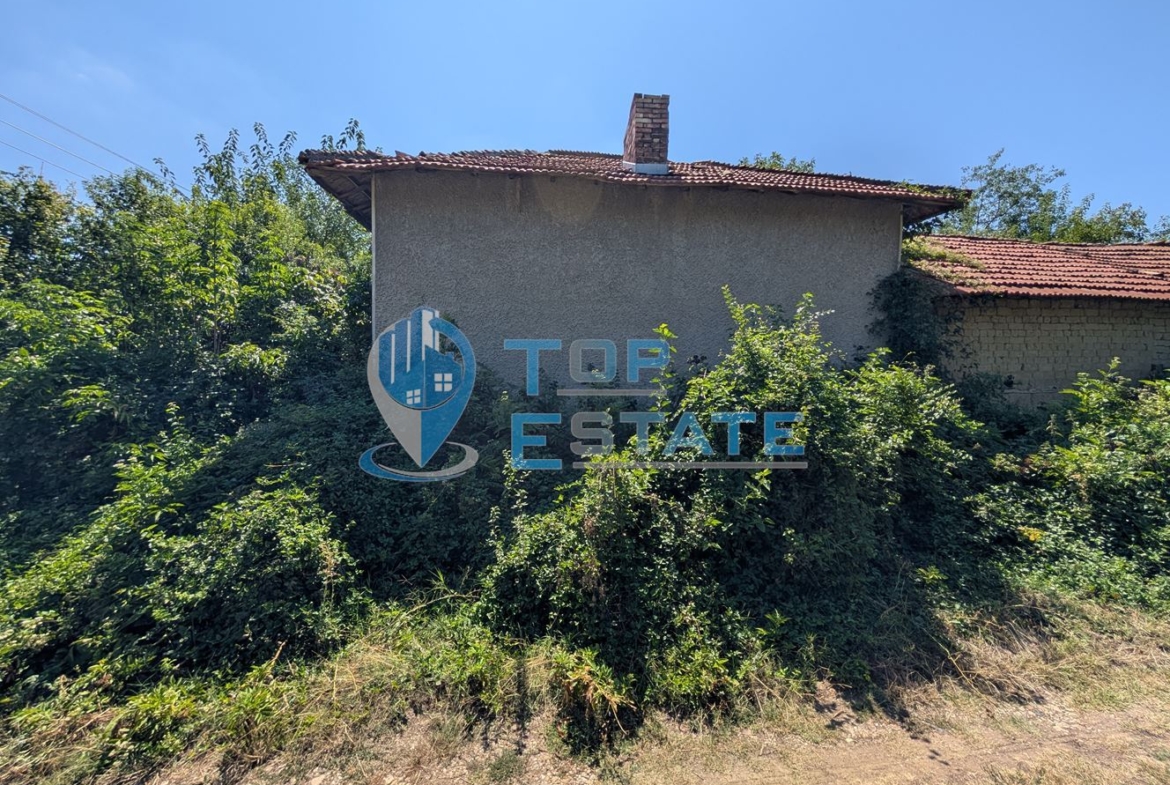 Парцел със стара къща и кладенец в село Сломер - 0