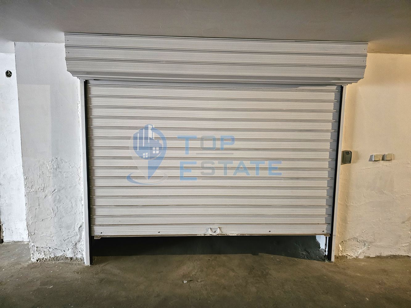 Подземен гараж с ток и ролетна врата до супермаркет Lidl в квартал Колю Фичето - 0