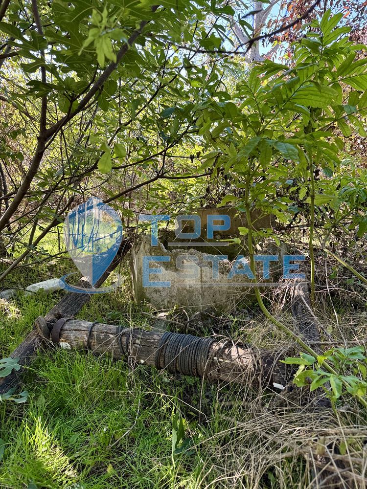 Двуетажна тухлена къща с кладенец и гараж в село Водолей, област Велико Търново-0 Двуетажна тухлена къща с кладенец и гараж в село Водолей, област Велико Търново - 0