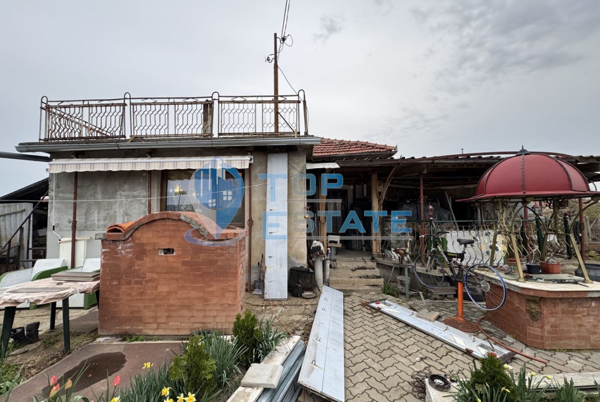 Къща с кладенец в село Правда, област Велико Търново - 0