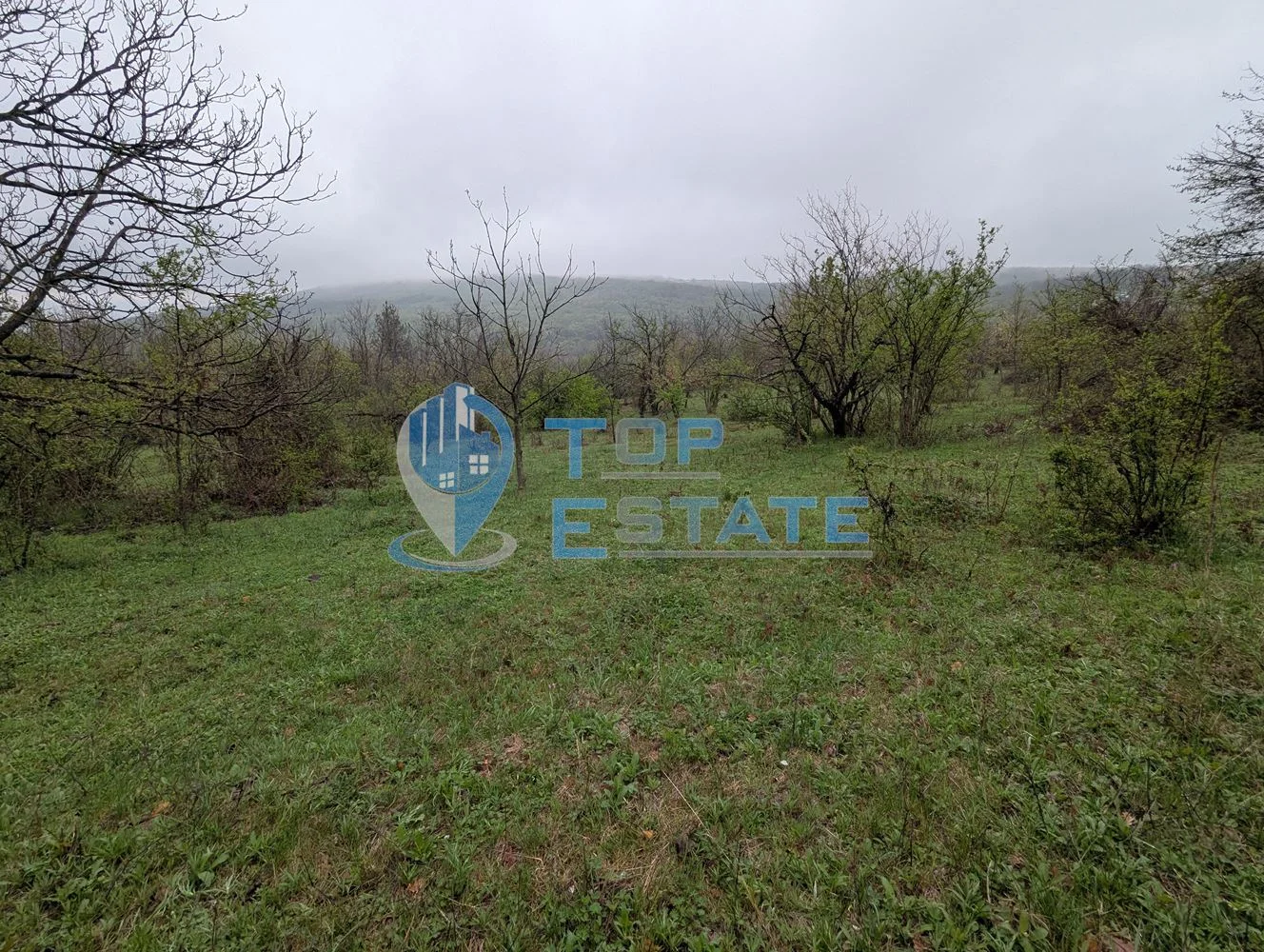 Парцел с панорамна гледка във вилната зона на село Шереметя, област Велико Търново - 0