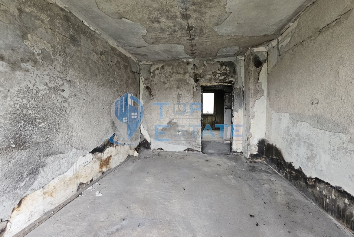 Двустаен панелен апартамент на междинен етаж в квартал Чолаковци, град Велико Търново - 0