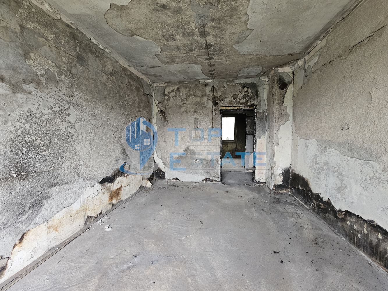 Двустаен панелен апартамент на междинен етаж в квартал Чолаковци, град Велико Търново - 0