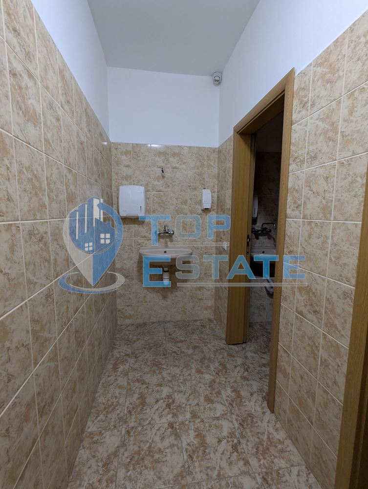 Поещения под наем в административна сграда на центъра в град Горна Оряховица, област Велико Търново - 0