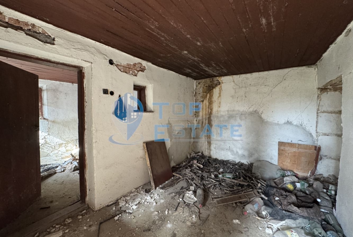 Две къщи с два кладенеца в село Сушица, област Велико Търново - 0