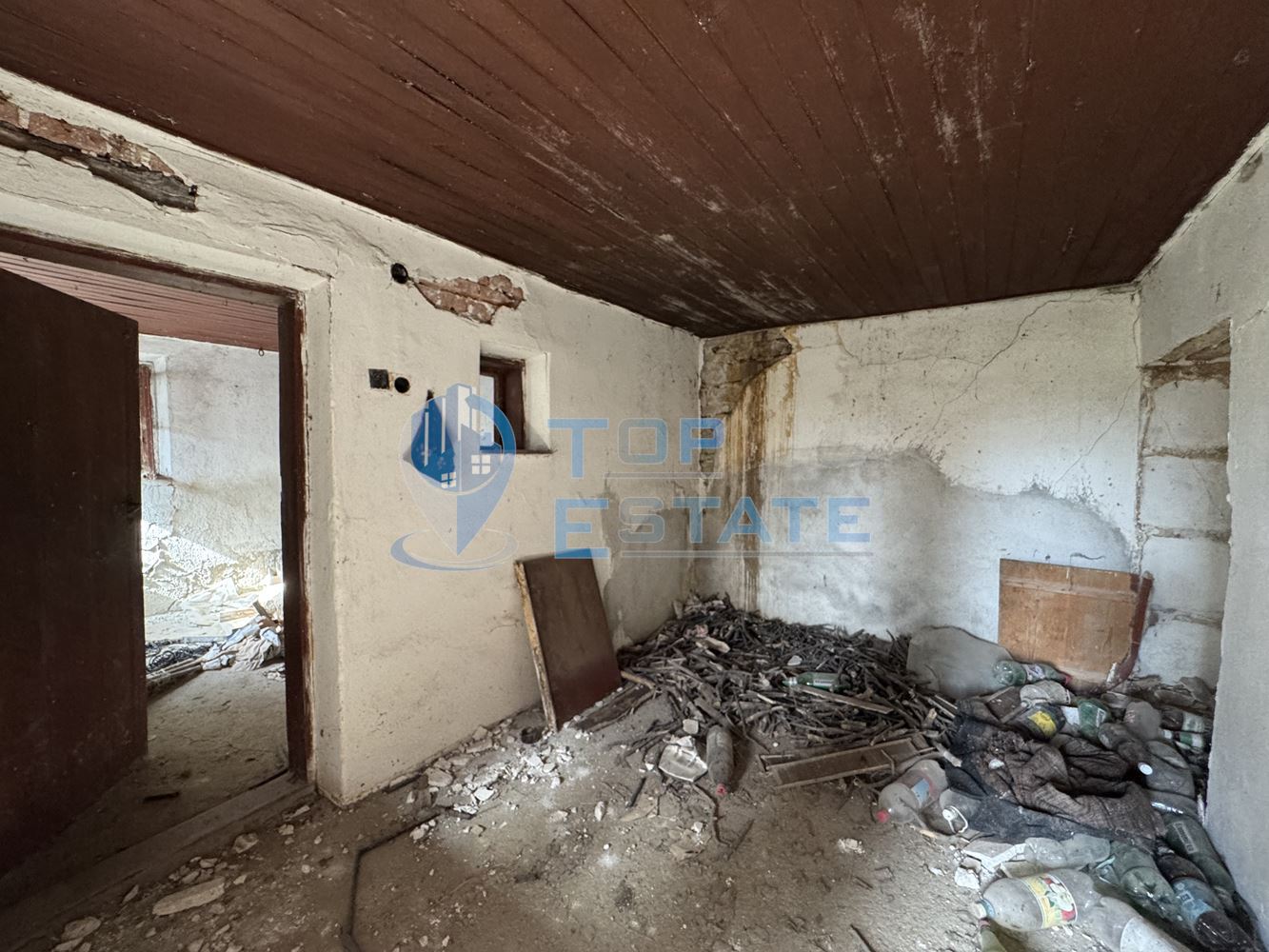 Две къщи с два кладенеца в село Сушица, област Велико Търново - 0