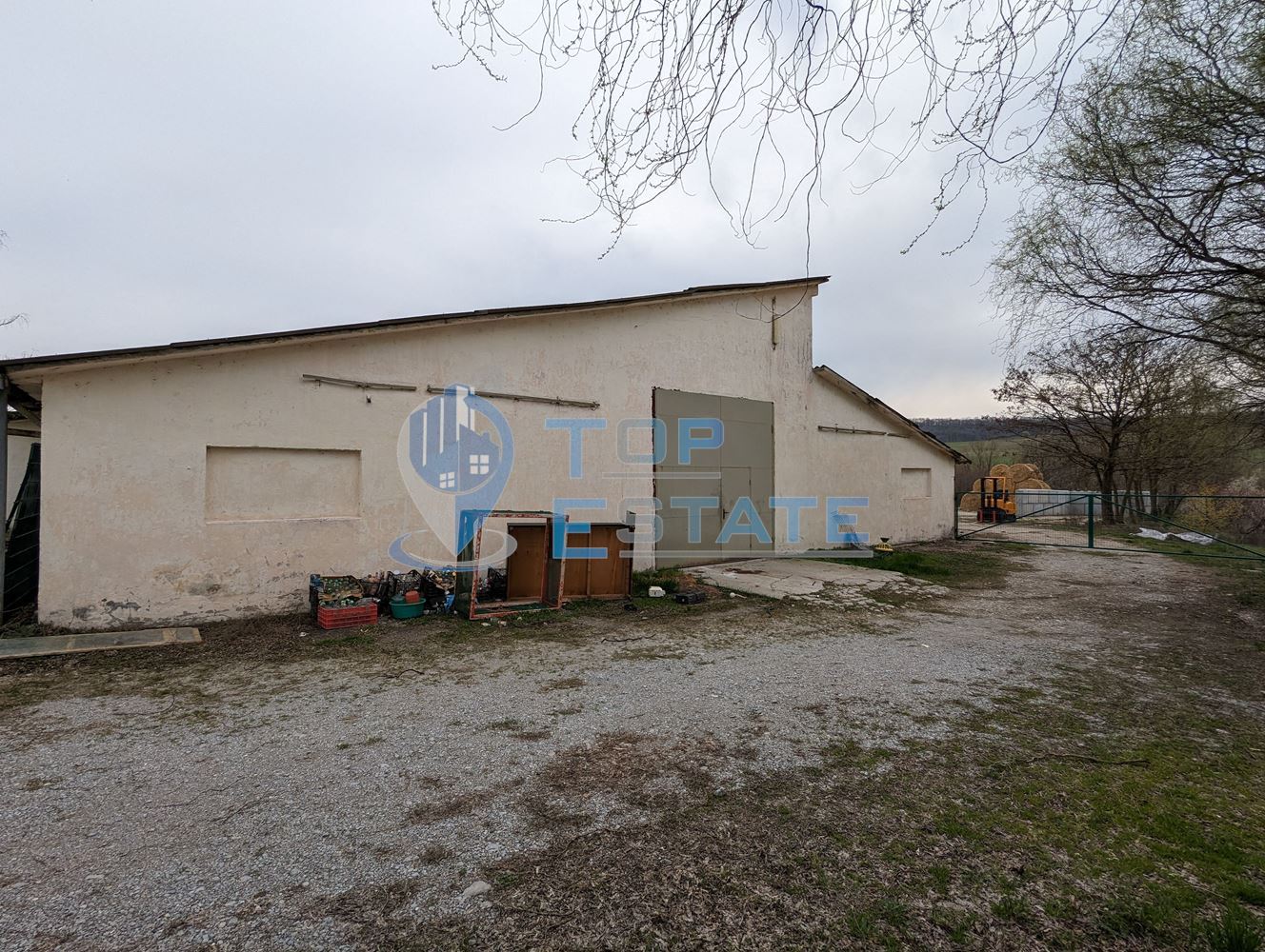 Просторно промишлено помещение с голям двор в село Присово - 0