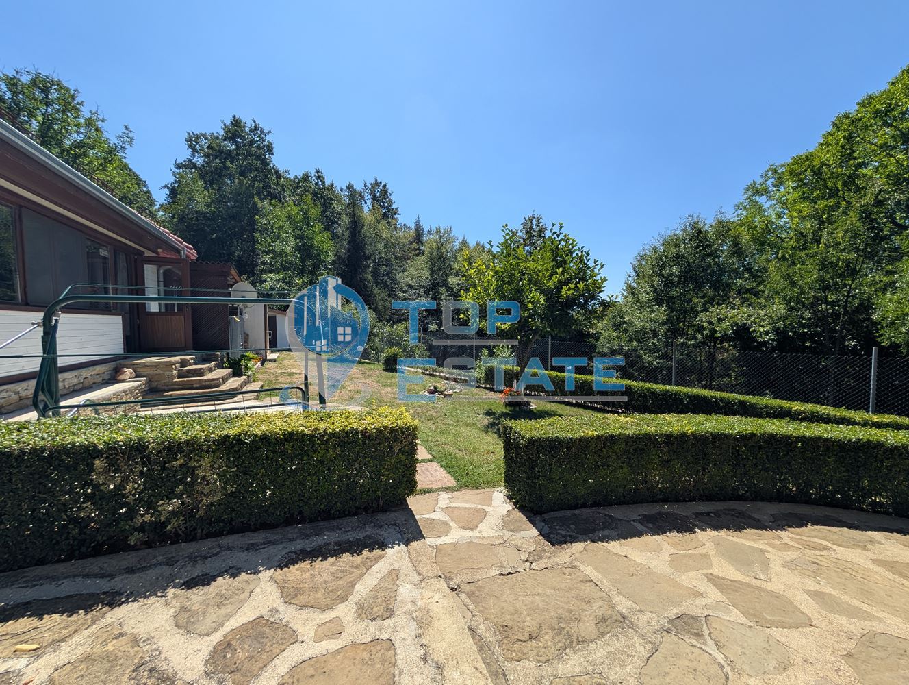 Реновирана двуетажна къща в Тревненския балкан - 0